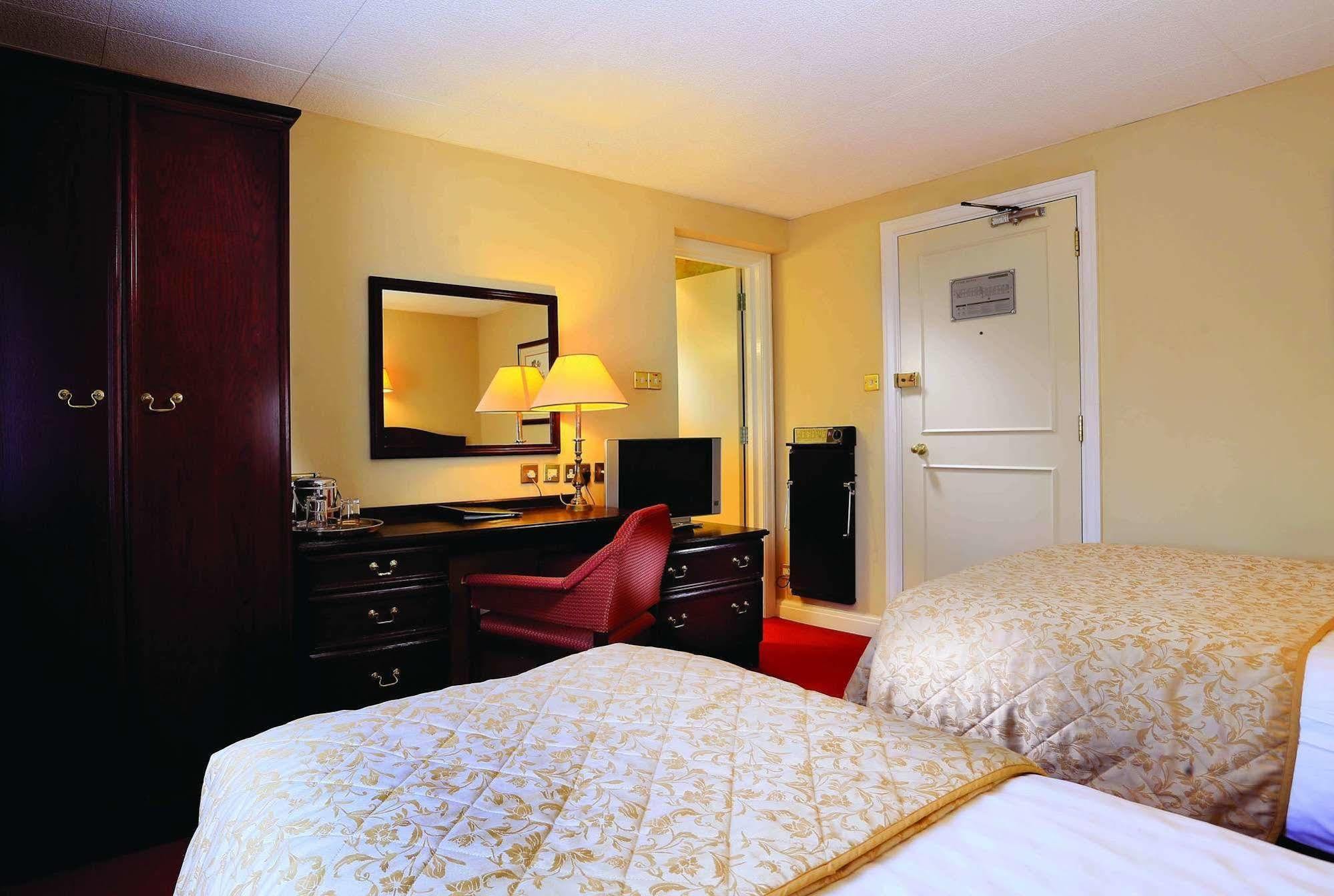 The Lymm Hotel Dış mekan fotoğraf